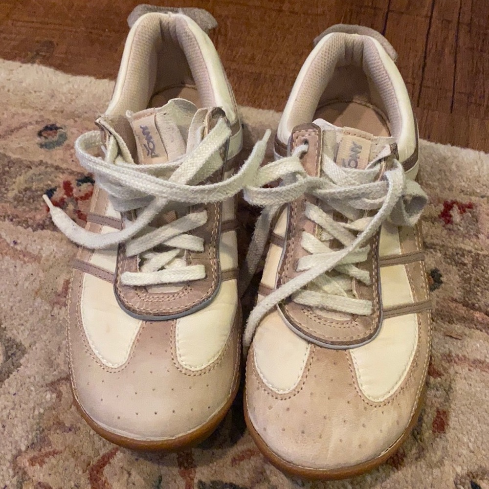 Pony Dash SIZE. 7/UK 4.5/EUR 38.